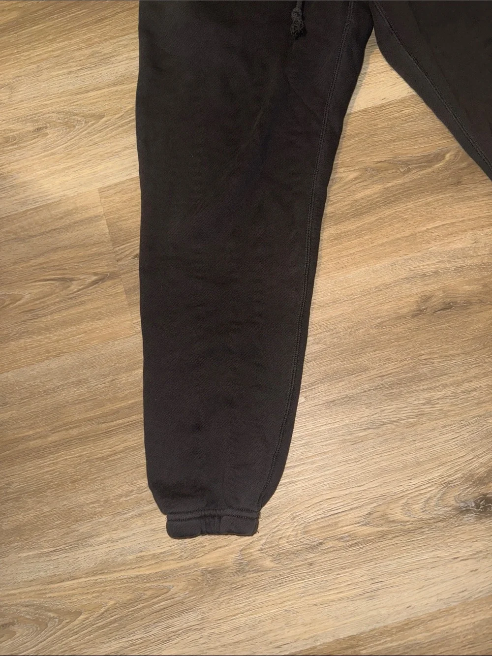 Elwood Black Sweatpants - Picture 3 of 4